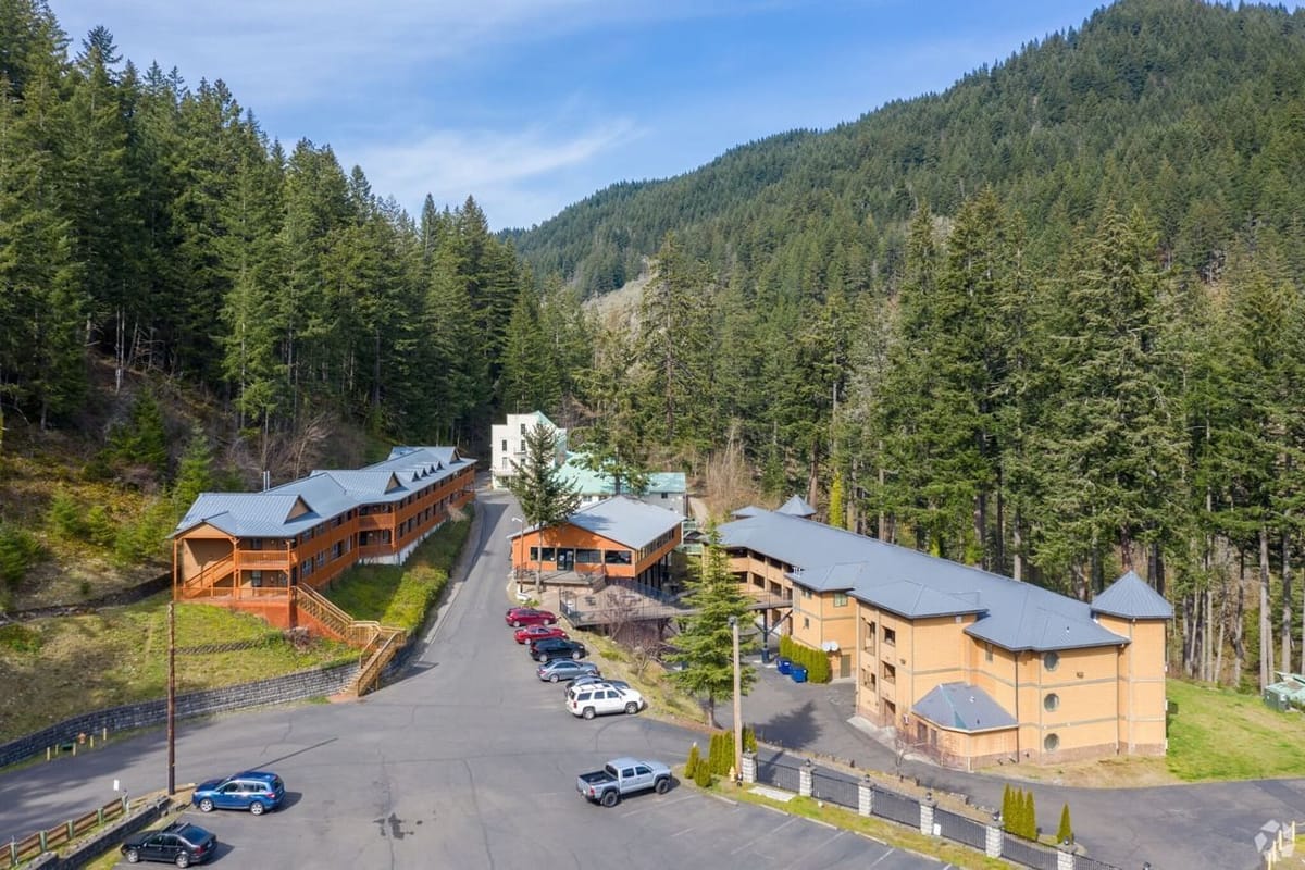 Carson Hot Springs Resort surrounded by towering mountains