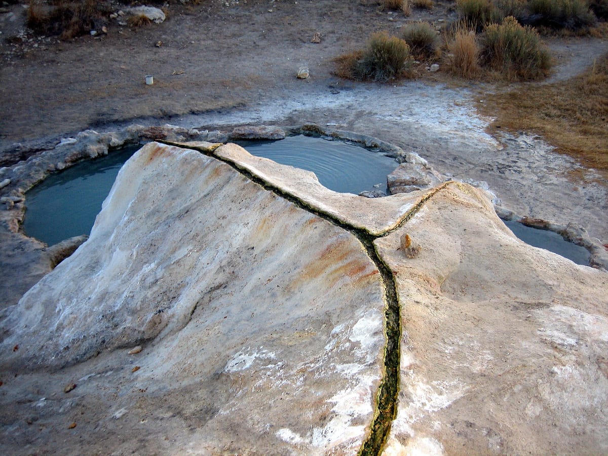Travertine-mound Bridgeport CA.jpg